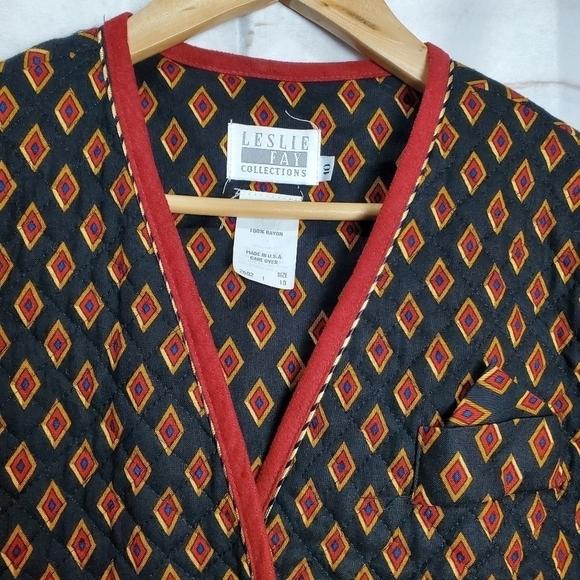 Leslie Fay Vintage 90s Quilted Geometric Black Red Career Blazer Size 10 - Picture 2 of 10